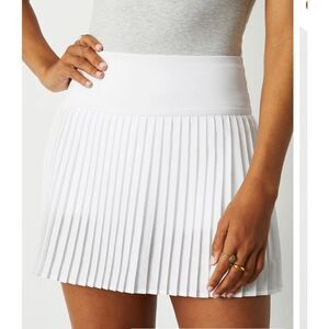 Fabletics Hot Shot Pleated Skirt Classic Mini / White / Size Large NWT